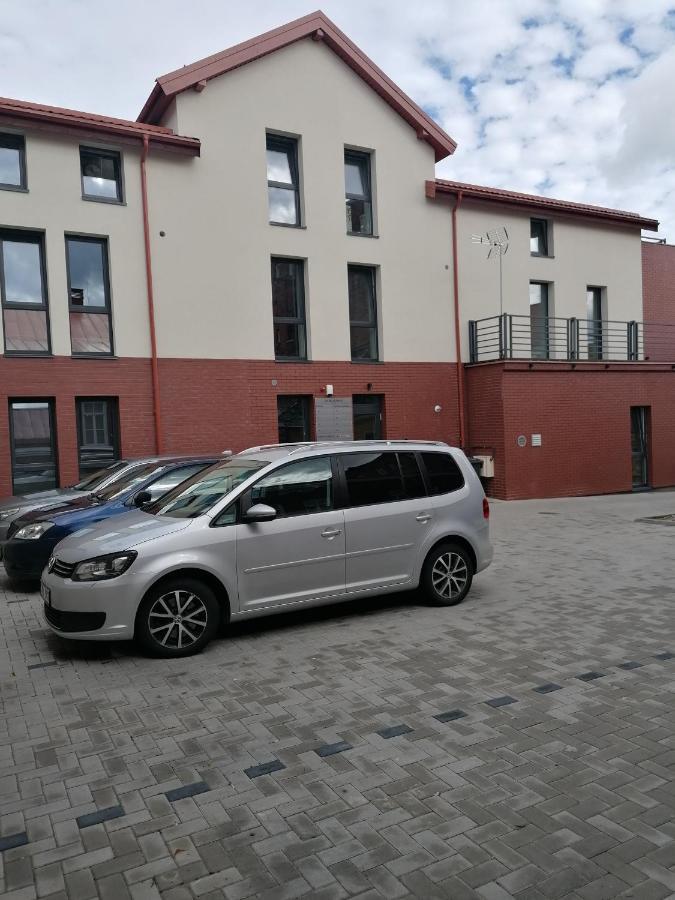 Dharma Stay Apartamentai Su Terasa Ir Vaizdu I Miesta Telšiai Exterior foto