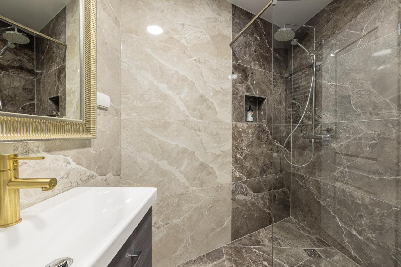 Dharma Stay Apartamentai Su Terasa Ir Vaizdu I Miesta Telšiai Exterior foto