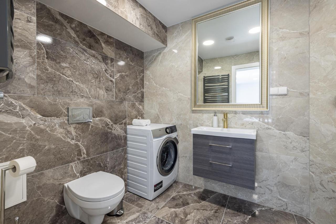 Dharma Stay Apartamentai Su Terasa Ir Vaizdu I Miesta Telšiai Exterior foto