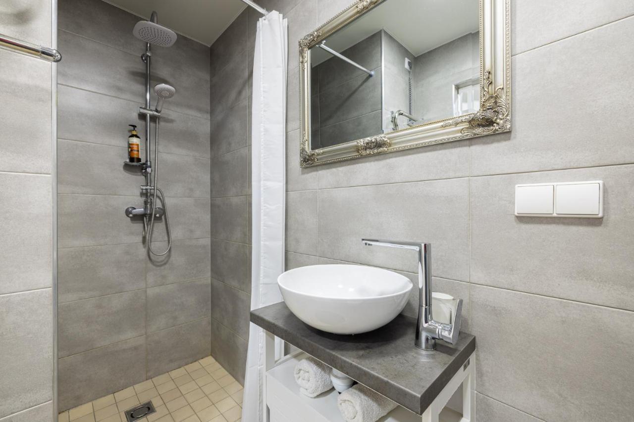 Dharma Stay Apartamentai Su Terasa Ir Vaizdu I Miesta Telšiai Exterior foto
